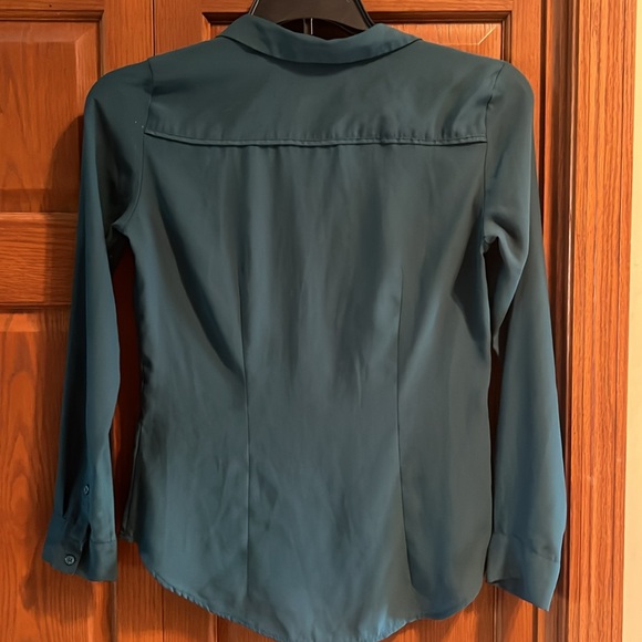 H&M Long Sleeve Green Blouse - Picture 2 of 6